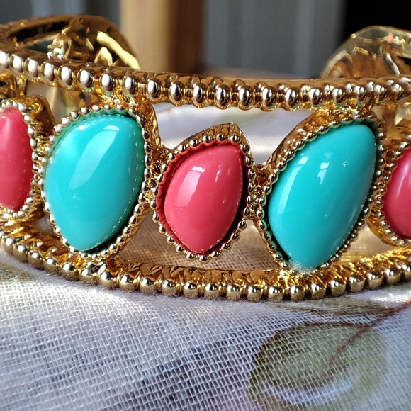 Lilly Pulitzer Shiny Gold Tone Cuff Bracelet Faux Turquoise and Coral NIB NEW - Picture 10 of 13